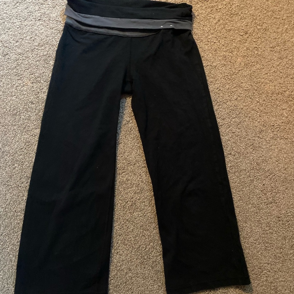 GapBodyFit Crop Yoga Pants - Picture 4 of 8